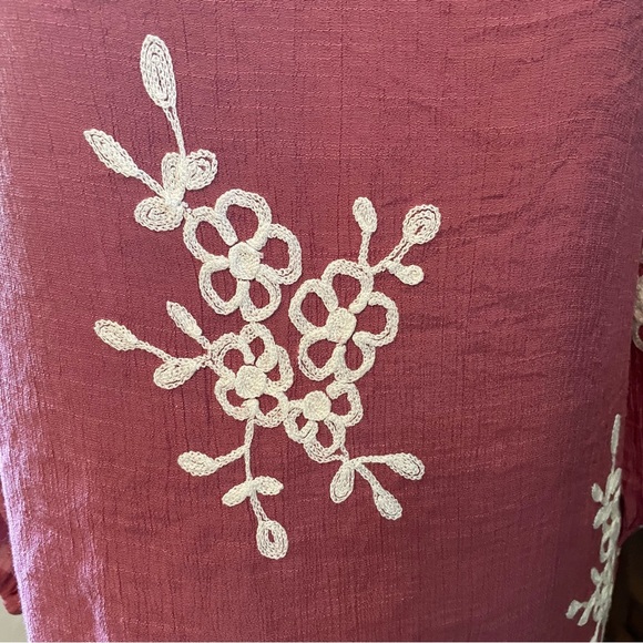 Annaliese Top Embroidered Elegance! Rose & White Size XL - Picture 3 of 7